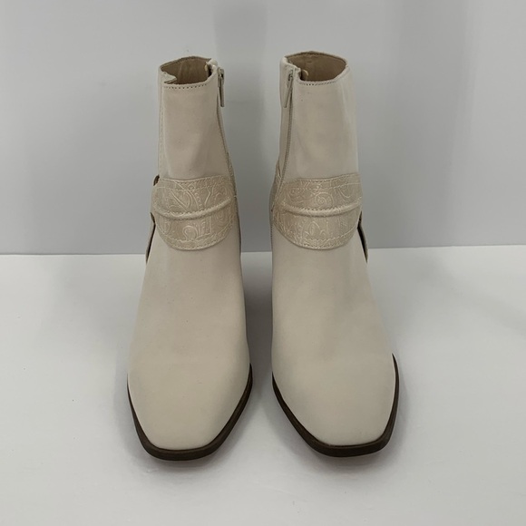 Vionic Carnelia ankle boots cream leather shoe heel tooled zipper new 9 - Picture 3 of 6